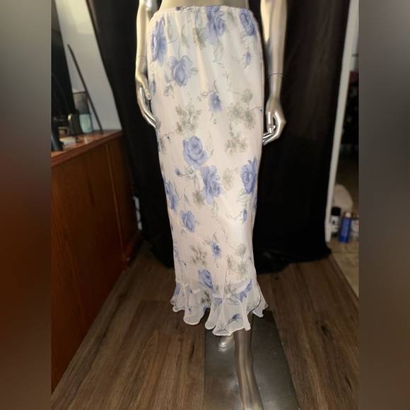 Dresses & Skirts - Floral Ankle Skirt